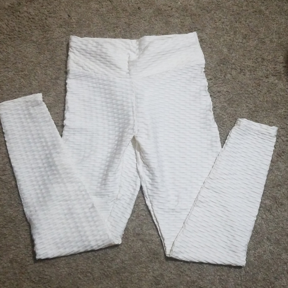 White textured leggings
